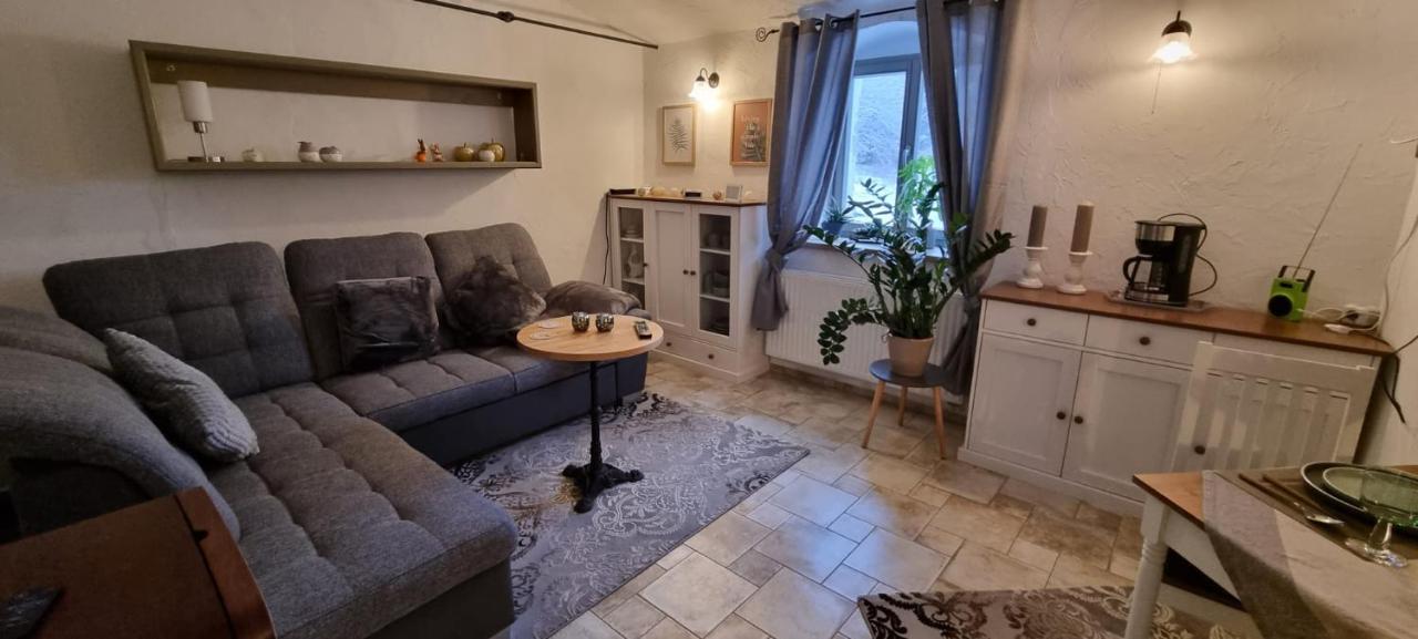 Monteur-Ferienwohnung Ot Naundorf Naundorf  エクステリア 写真