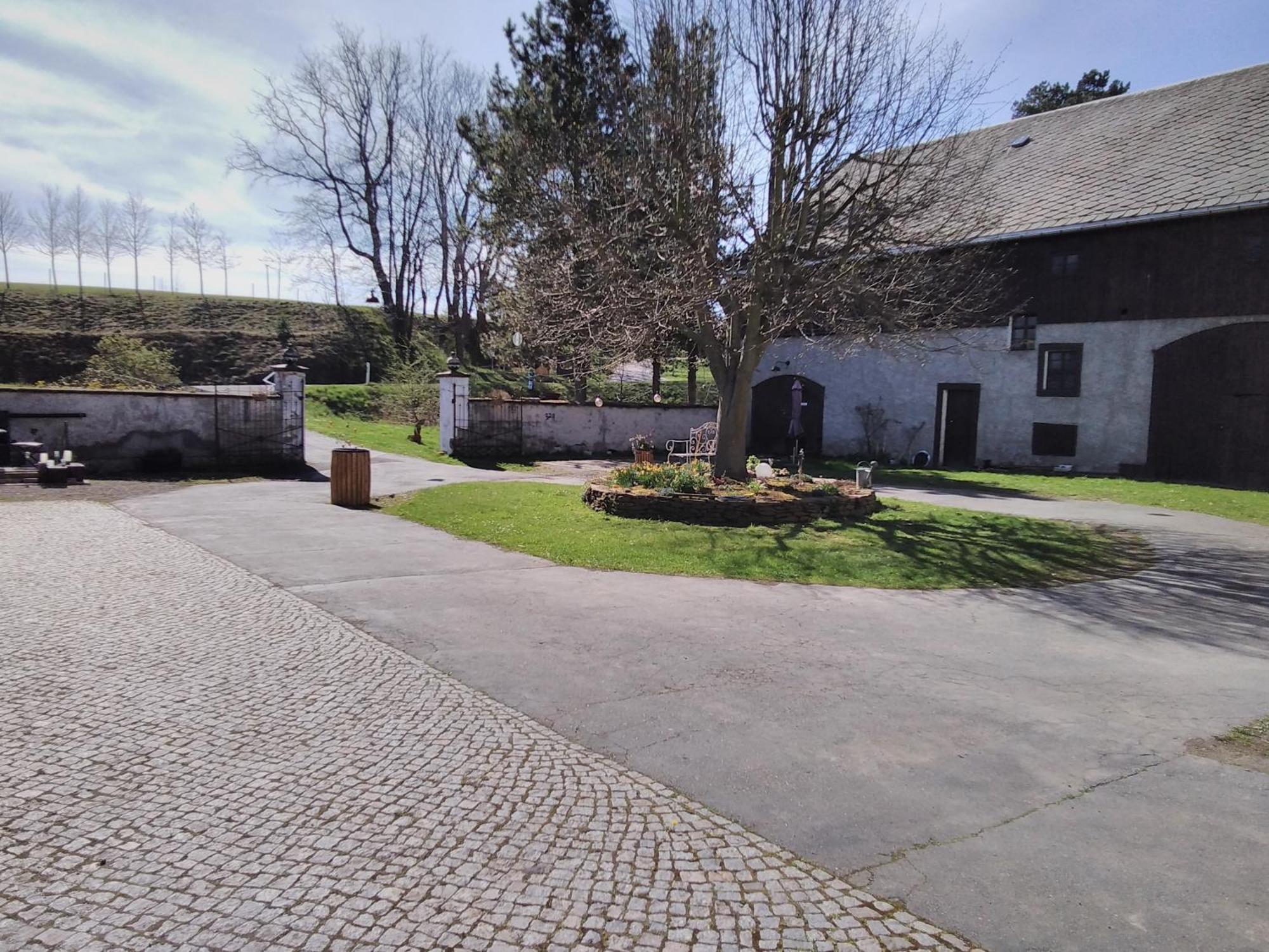 Monteur-Ferienwohnung Ot Naundorf Naundorf  エクステリア 写真